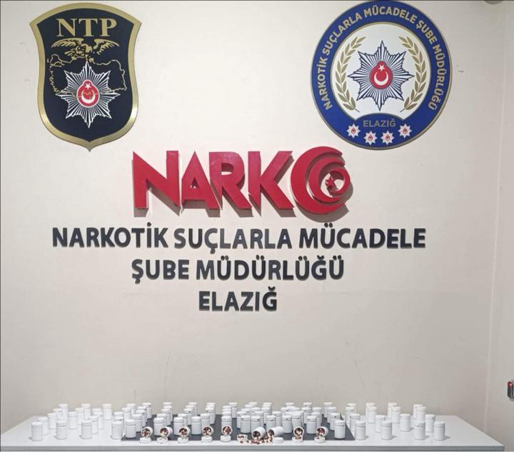 Uyuşturucu Tacirleri Kıskıvrak Yakalandı