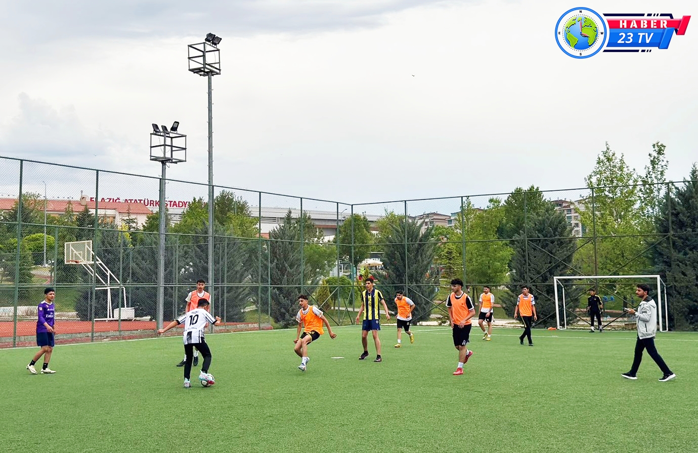 Siraç Bingöl Ve Emrullah Ataş Anısına Düzenlenen Futbol Turnuvasında İlk Tur Heyecanı Yaşandı