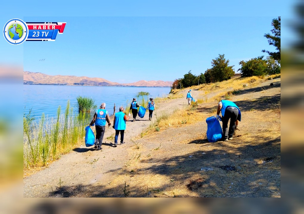 EKUT’tan Sivrice Sahillerinde Çevre Temizliği Etkinliği