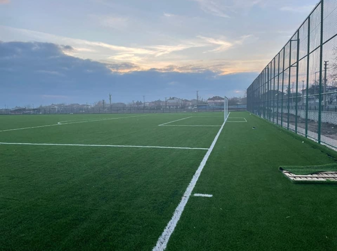 Yurtbaşı Beldesinde Futbol sahası tamamlandı