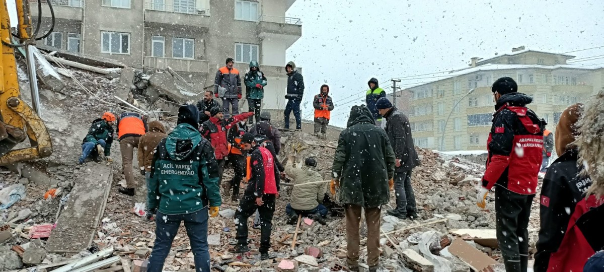 İHH Elazığ İnsani Yardım Derneği Deprem Bölgesinde