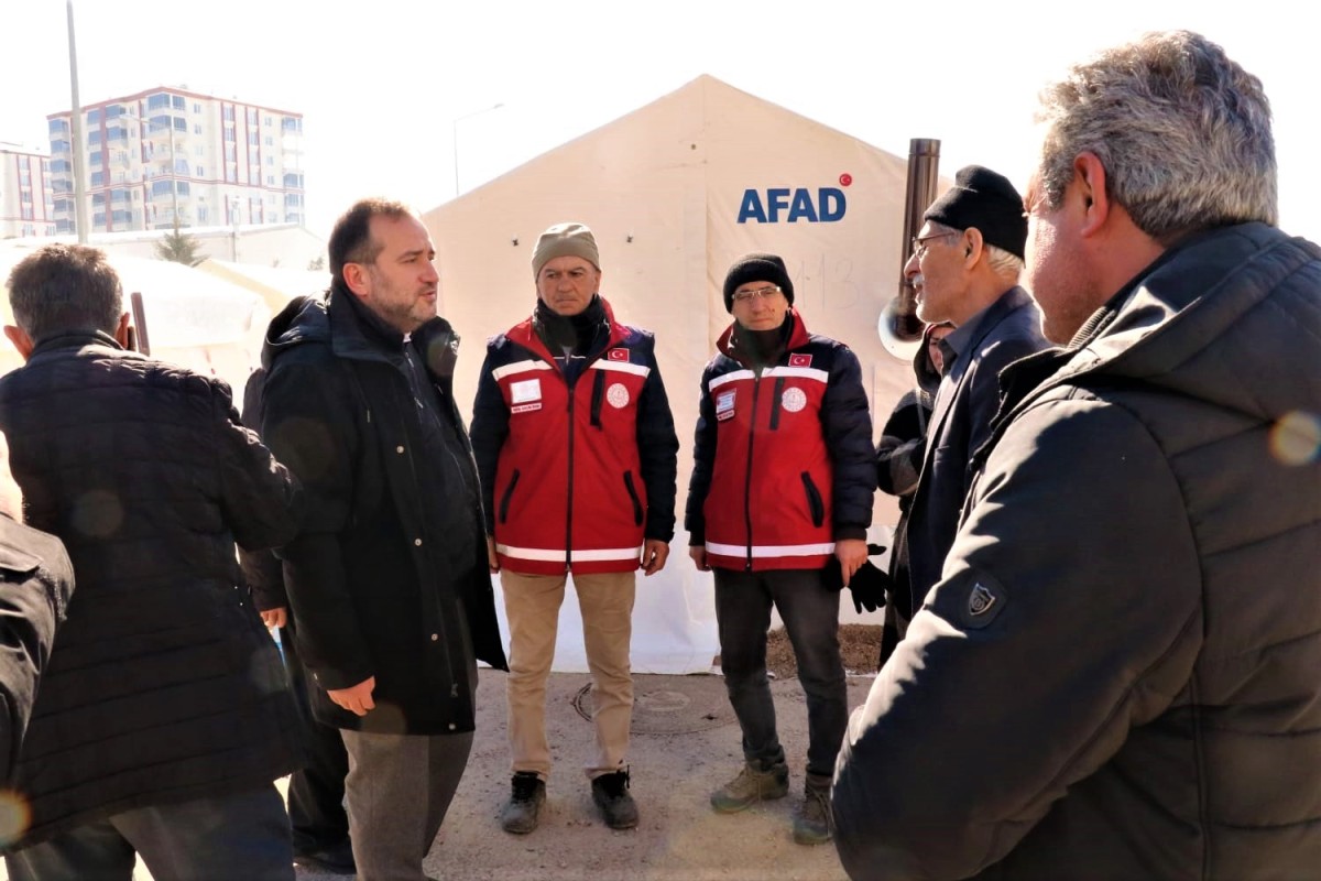 Milletvekili Ağar, Depremzedelerin Taleplerini Dinliyor, İhtiyaçlarına Çözüm Arıyor