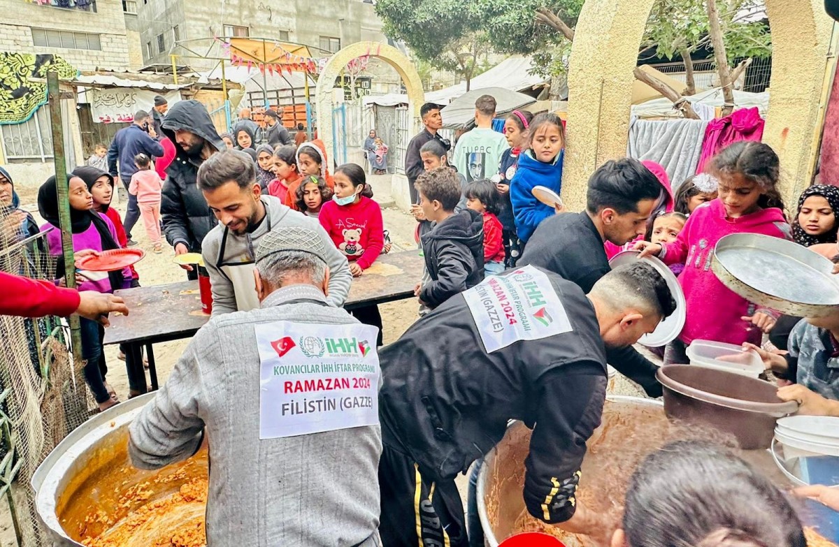 İHH Elazığ Şubesinde Yetimler İçin İftar Programı